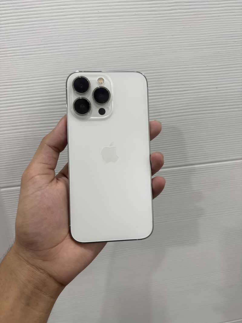 Apple iPhone 13 Pro 1