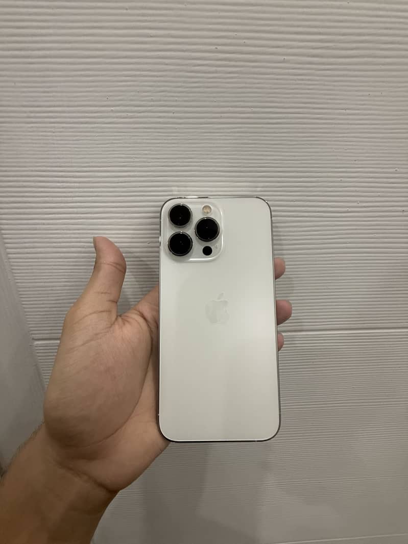 Apple iPhone 13 Pro 2