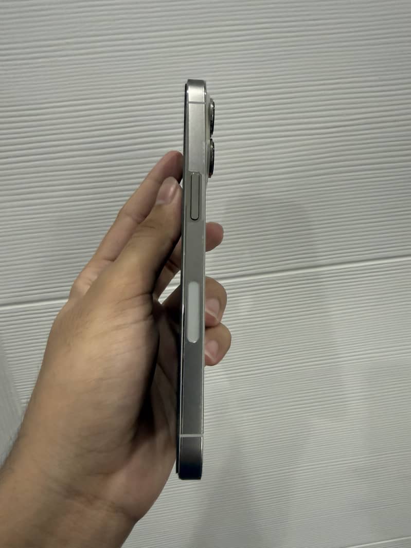 Apple iPhone 13 Pro 3