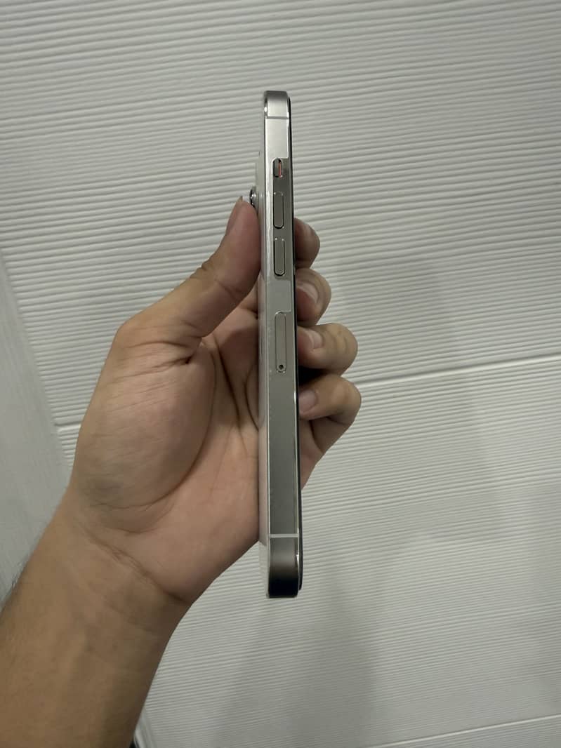 Apple iPhone 13 Pro 4