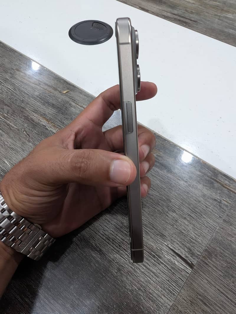 Apple iPhone 15 Pro Max 5