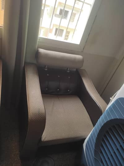 7 Seater Sofa Set need some minor repairs, just good