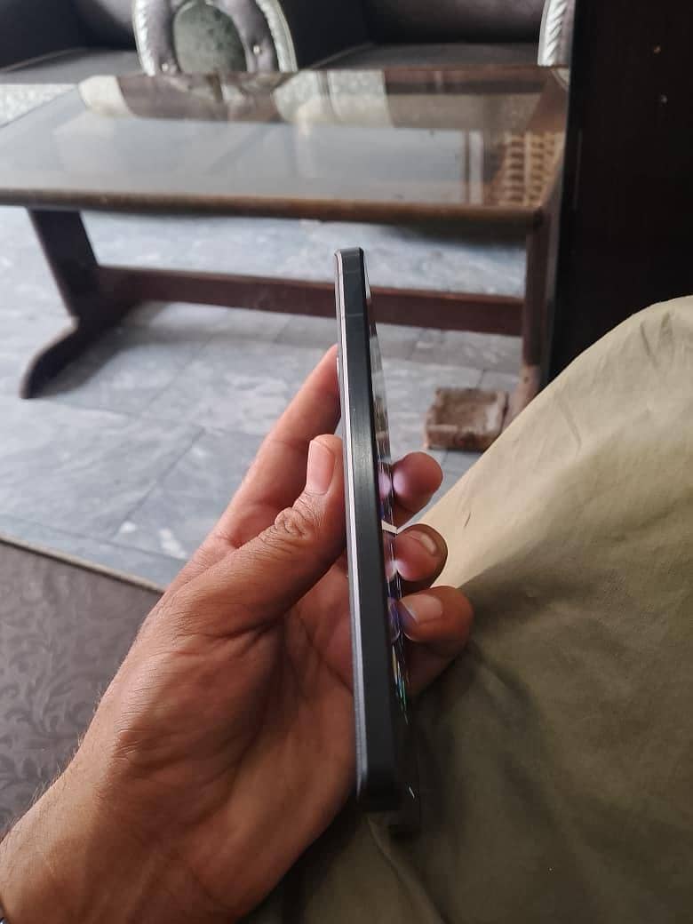 Sharp Aquos R7 5