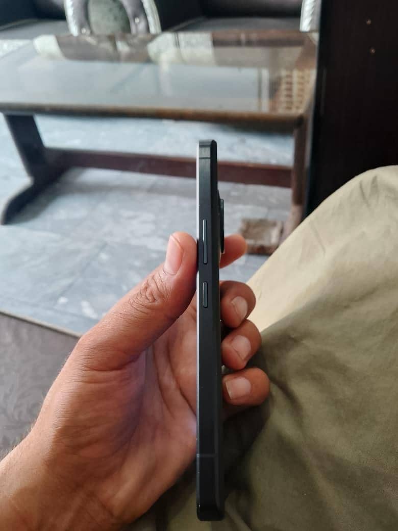 Sharp Aquos R7 6