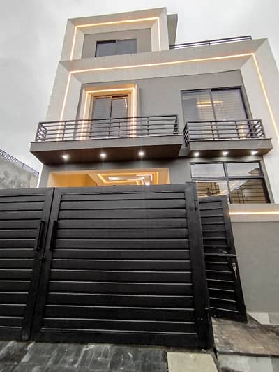 Brand New Ultra Luxurious 4 Marla House For Sale In I 11