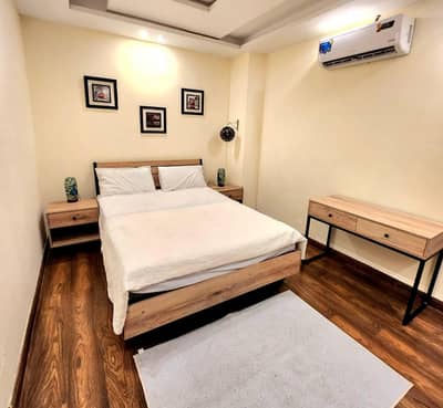 Daily basis weekly basis one bedrooms fully furnished luxury apartments available for rent Gulberg greens Islamabad