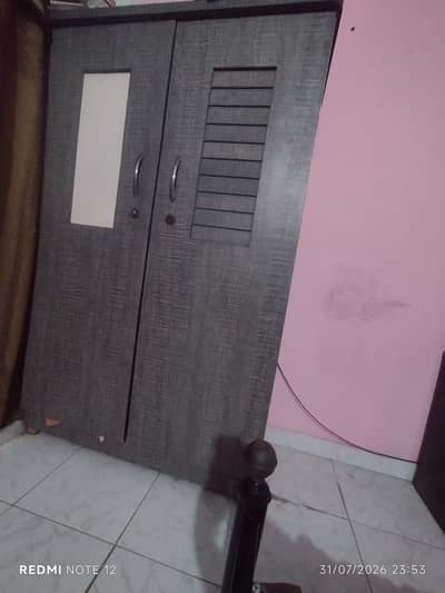 2 door cupboard