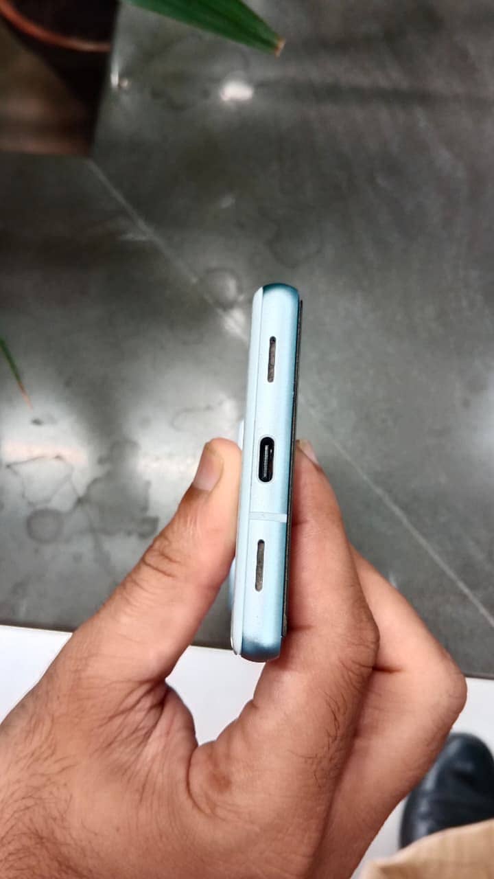 Google Pixel 7a 5