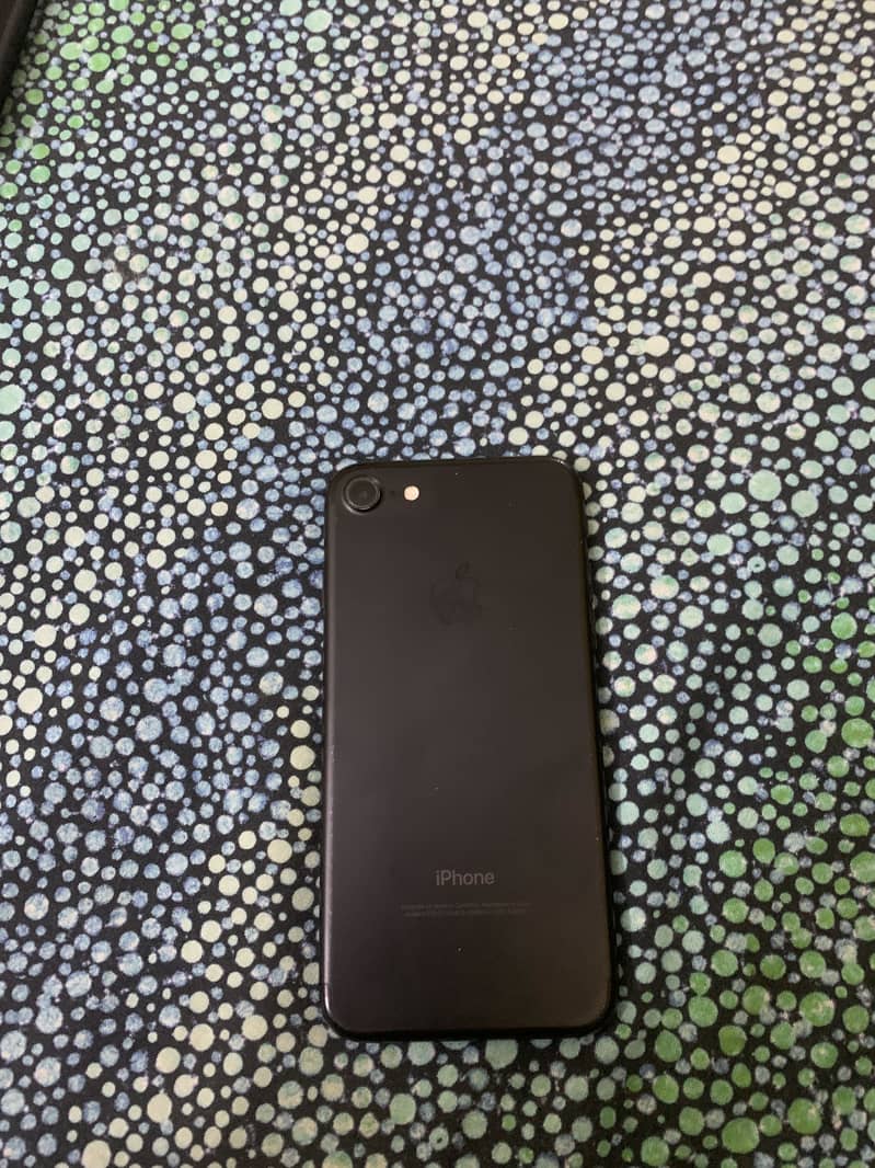 Apple iPhone 7 0