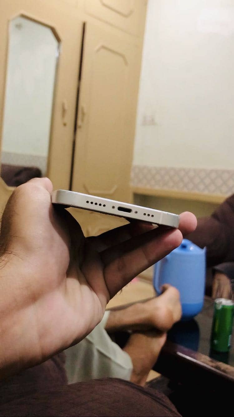 Apple iPhone 12 1