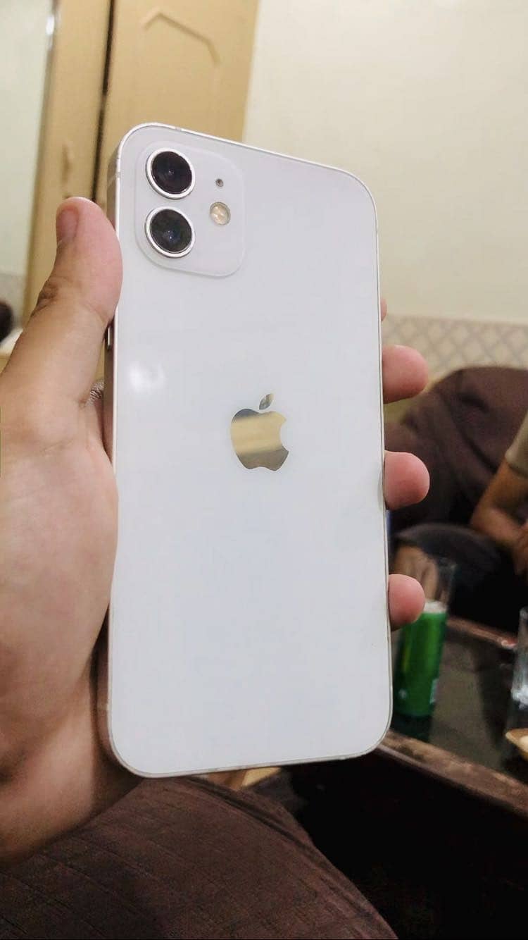 Apple iPhone 12 7