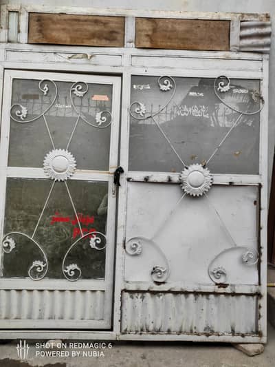 *Shop / Dukan ka Loha Sheesha wala Gate - 15,000*