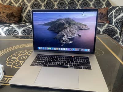Apple Macbook Pro 2017,15'', Core i7,16GB Ram,500GB SSD, 2GB AMD grph