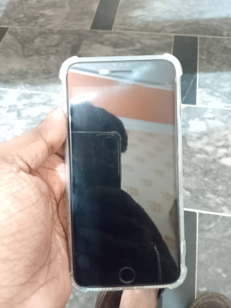 Apple iPhone 7 Plus 0