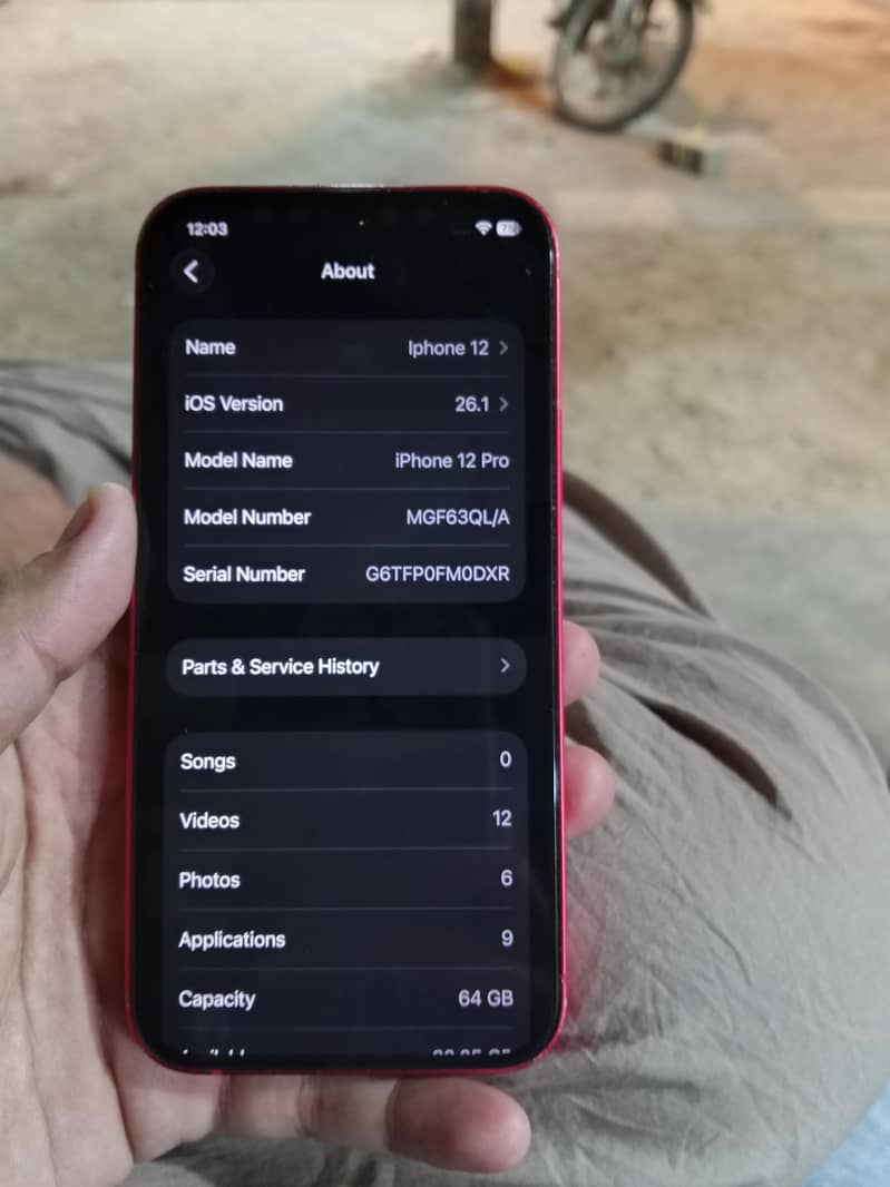 Apple iPhone 12 4