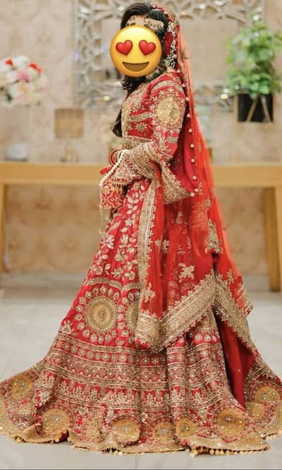 KASHEES. . Bridal dress for excellent condition
