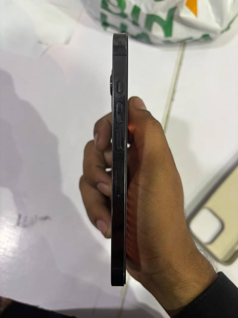 Apple iPhone 13 Pro 2