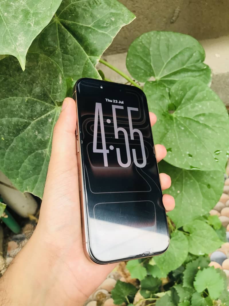 Apple iPhone 16 Pro 6