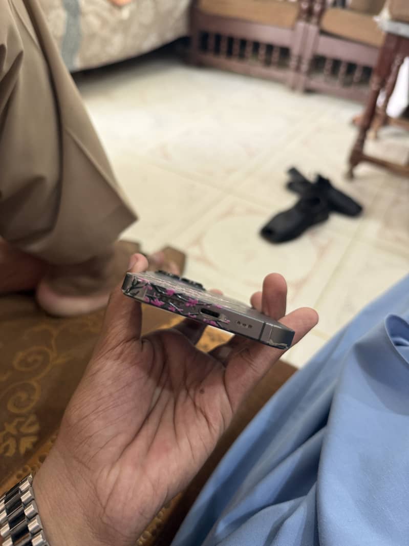 Apple iPhone 13 Pro 1