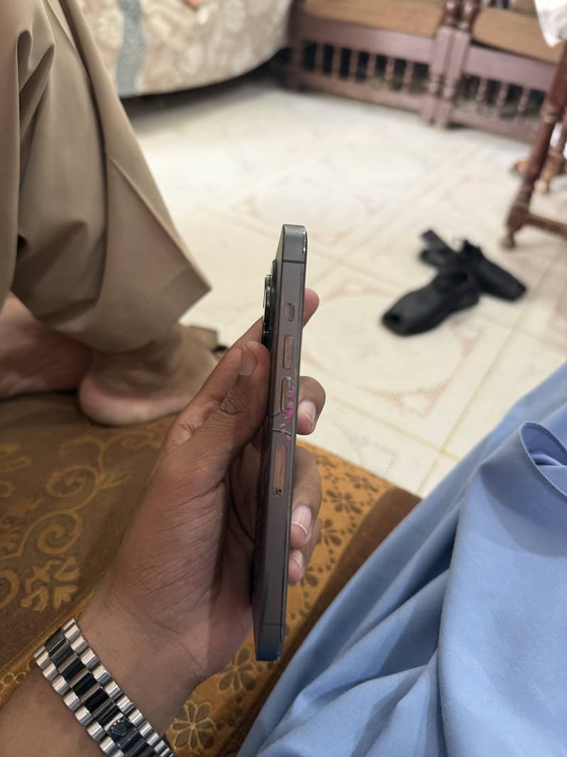 Apple iPhone 13 Pro 2