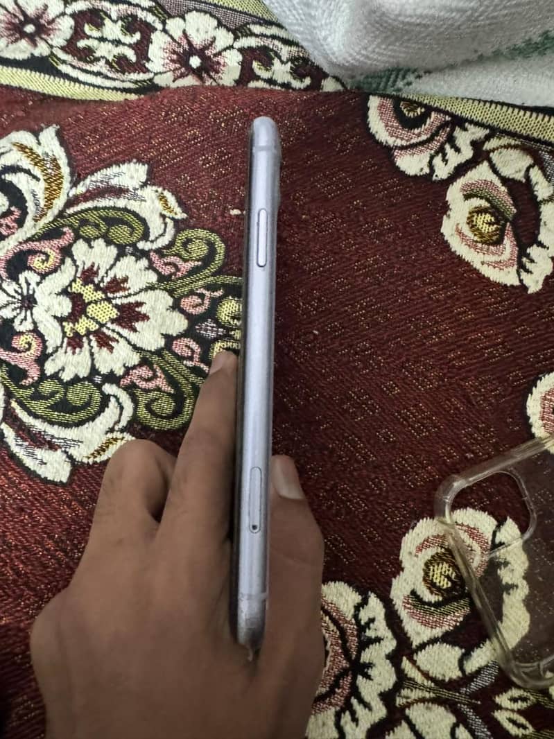 Apple iPhone 11 6