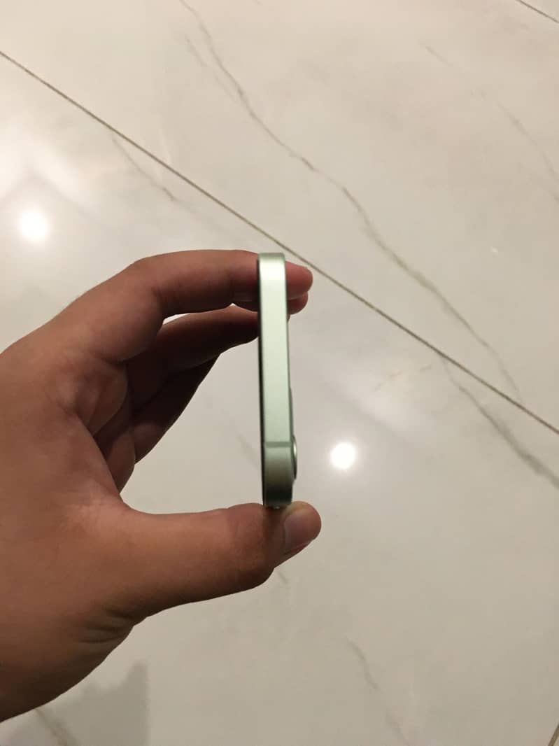 Apple iPhone 12 1