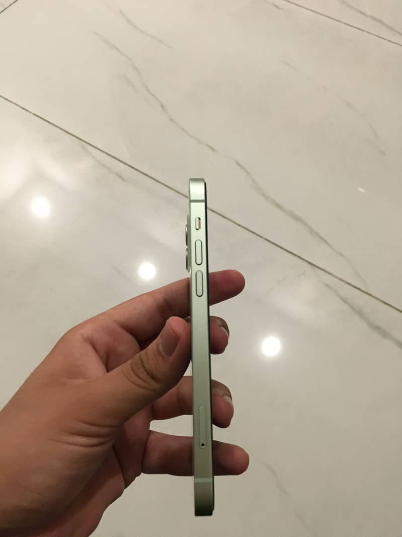 Apple iPhone 12 5