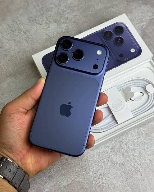 Apple iPhone 17 Pro Max 9
