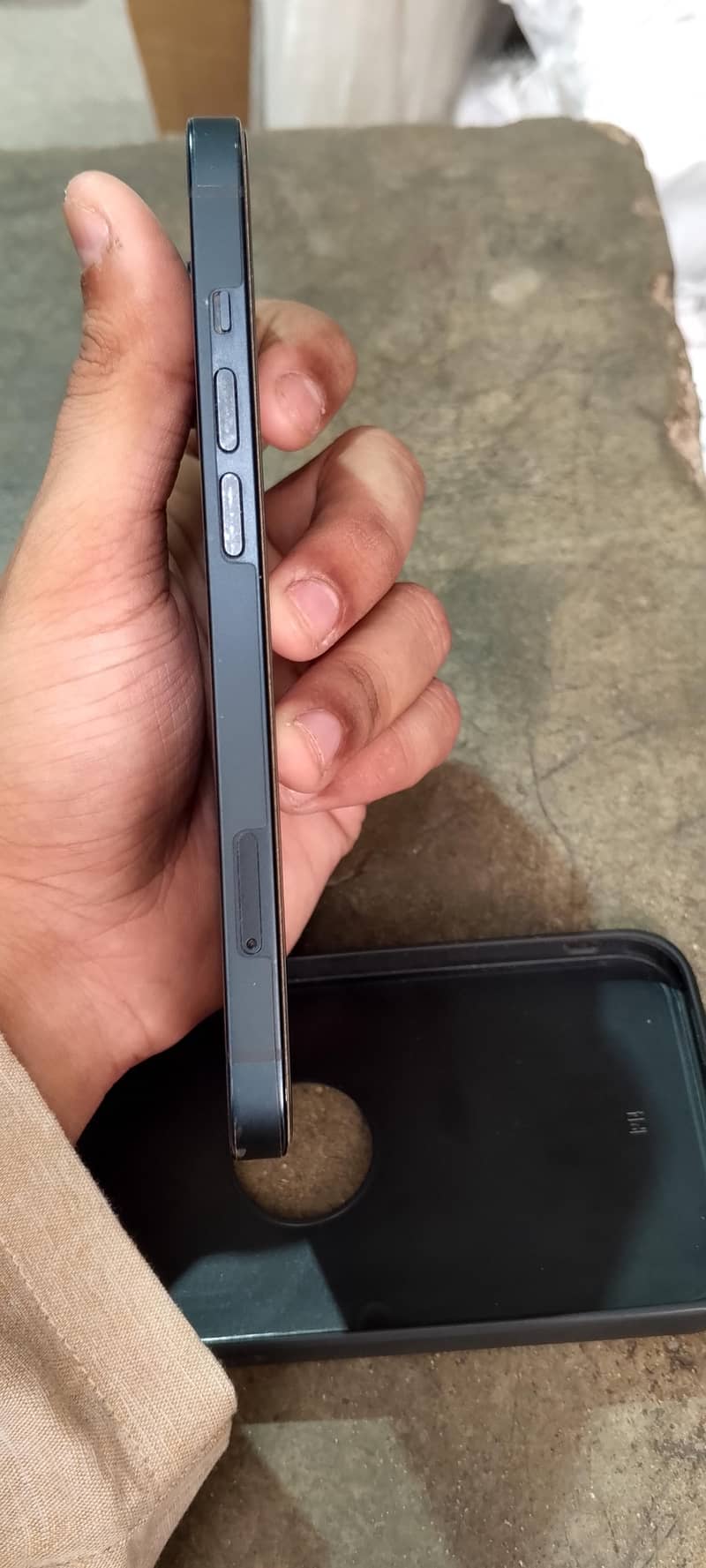 Apple iPhone 13 2