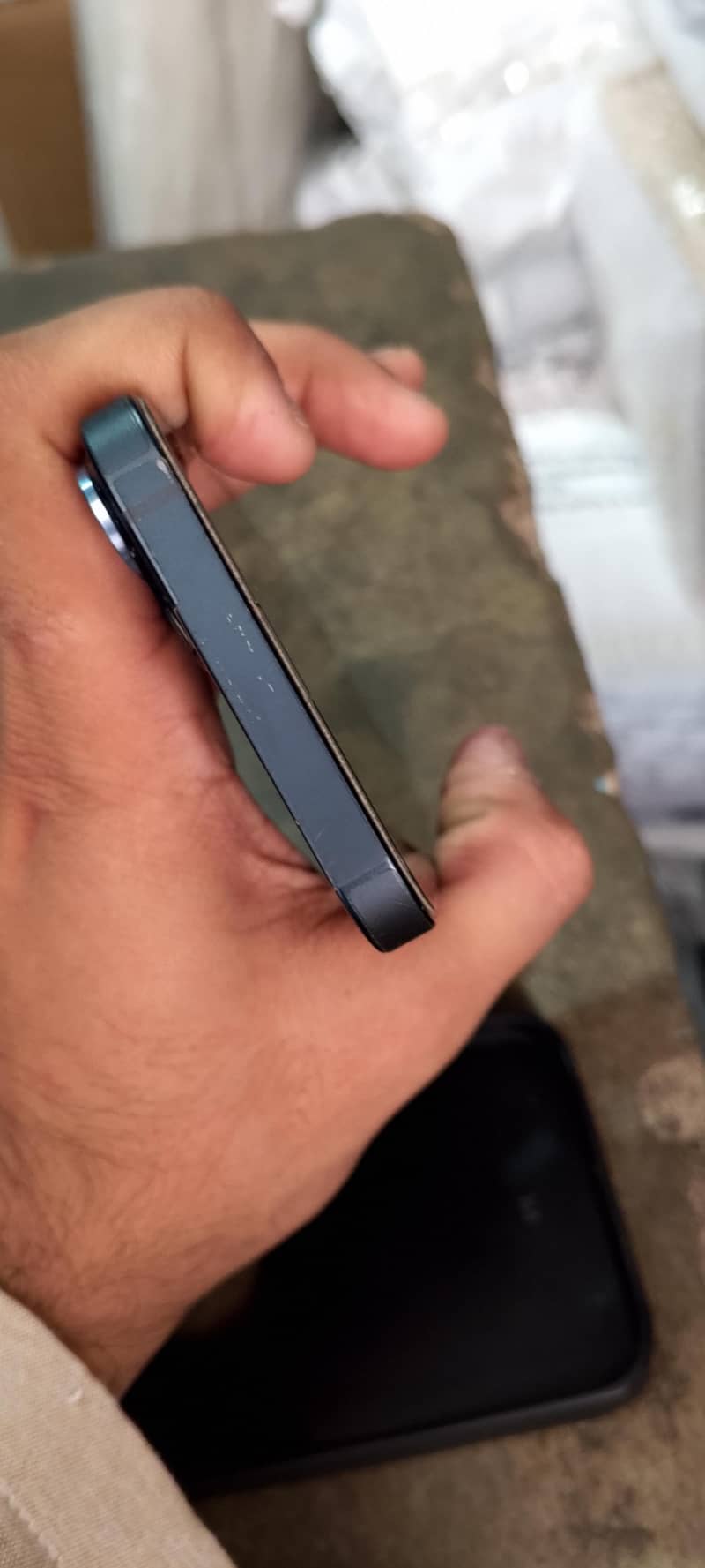 Apple iPhone 13 5
