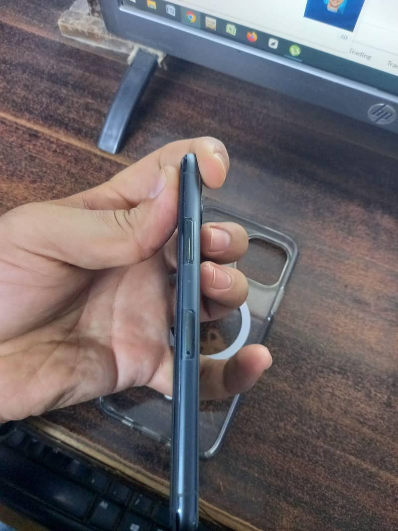Apple iPhone 11 Pro 1