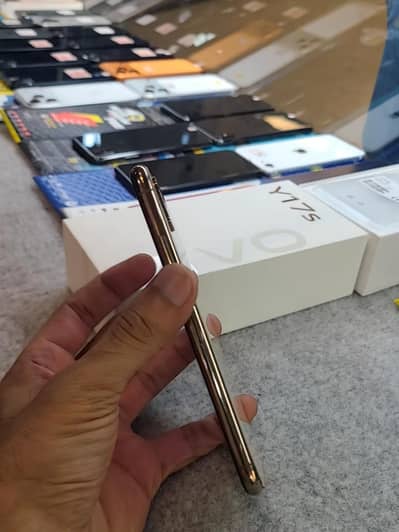 Apple iPhone XS