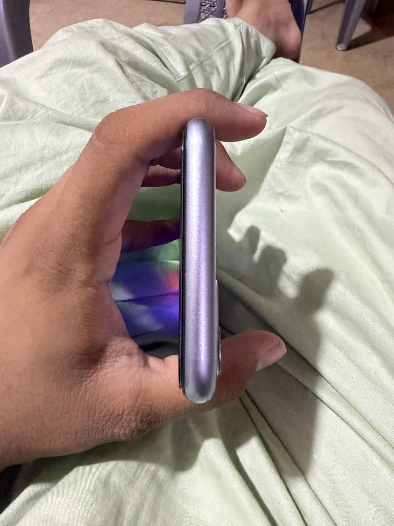 Apple iPhone 11 0