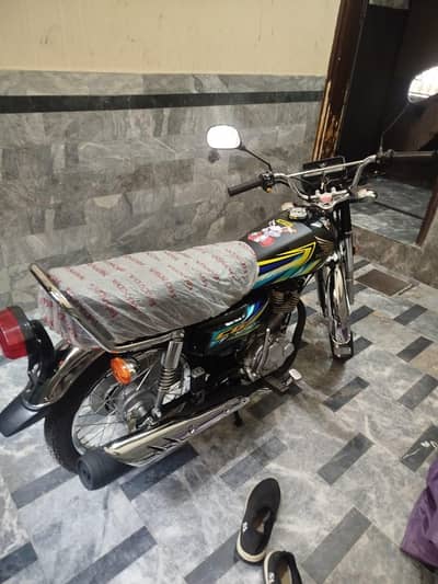Honda CG125 300km driven brand new bike urgent sale