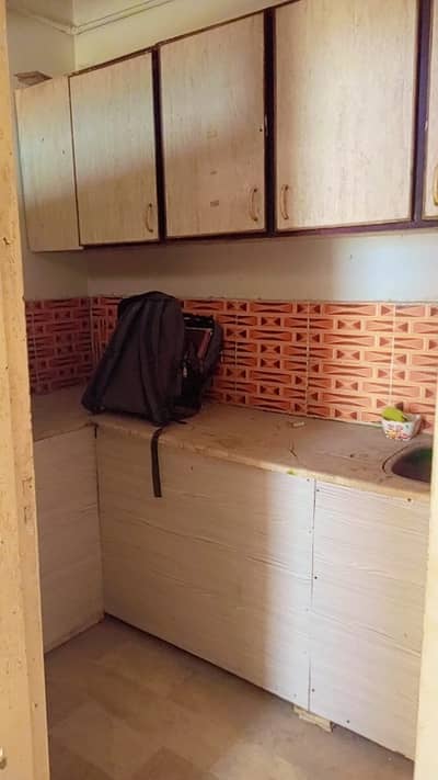 Prime Location 100 Square Yards Upper Portion Is Available For rent In Gulistan-e-Jauhar - Block 13