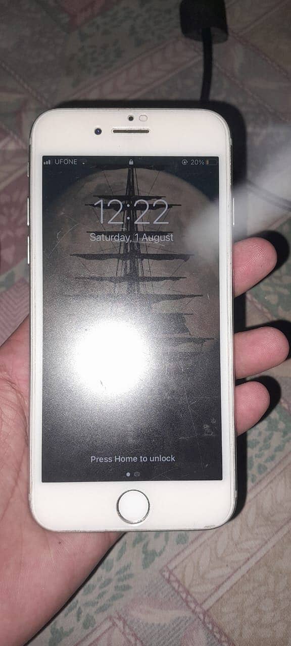 Apple iPhone 7 0