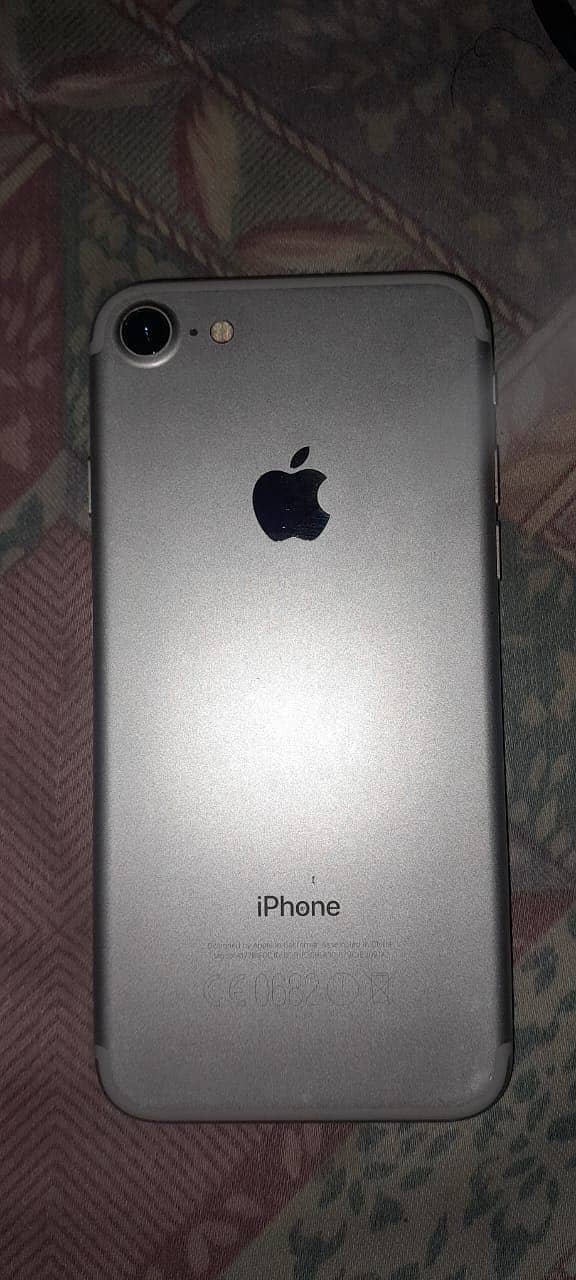 Apple iPhone 7 1