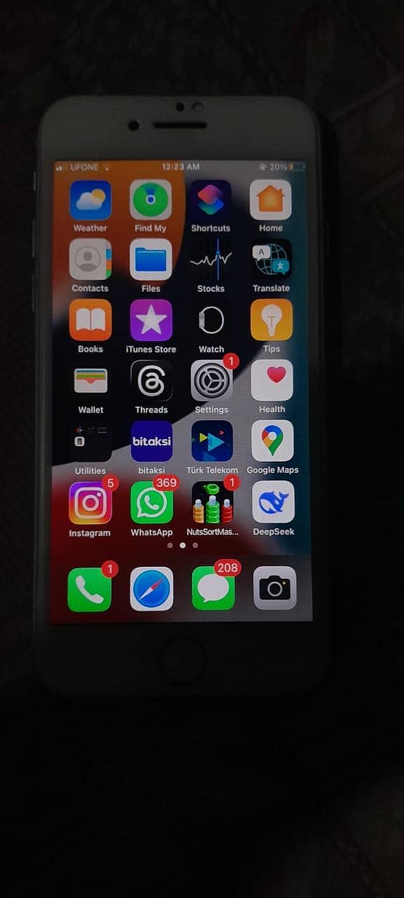 Apple iPhone 7 2