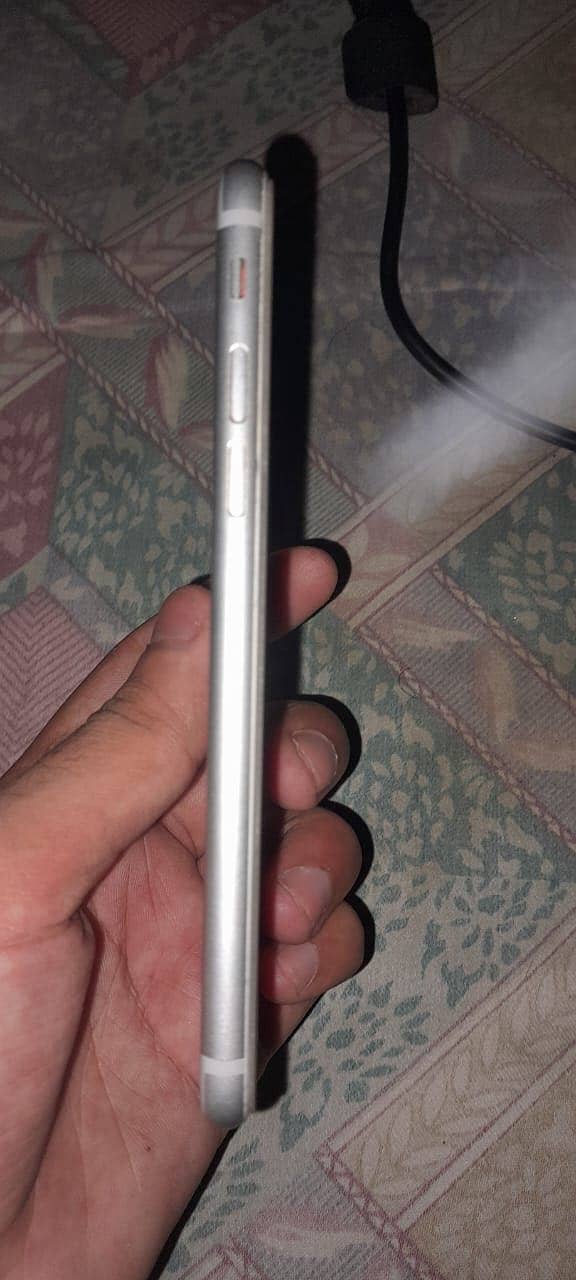 Apple iPhone 7 3