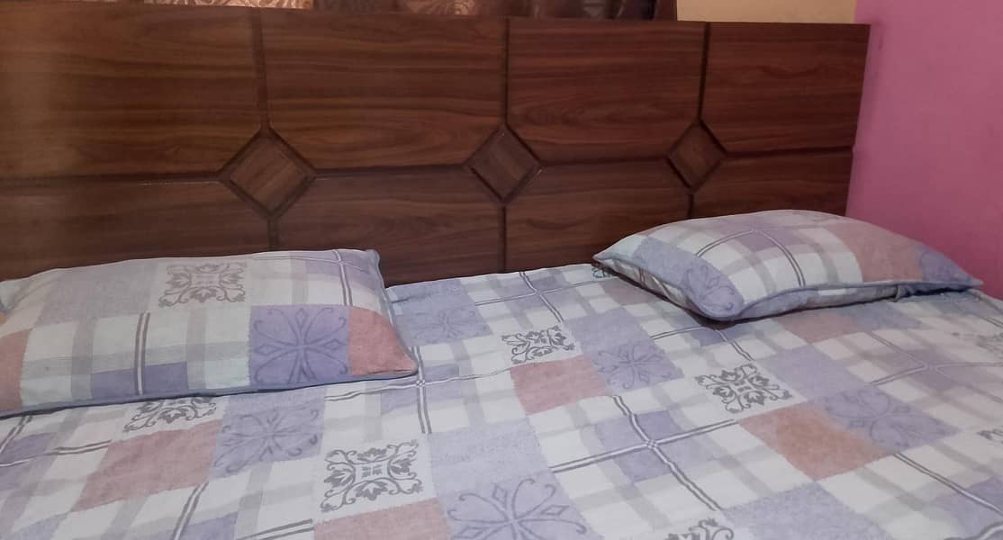 king size bed 0