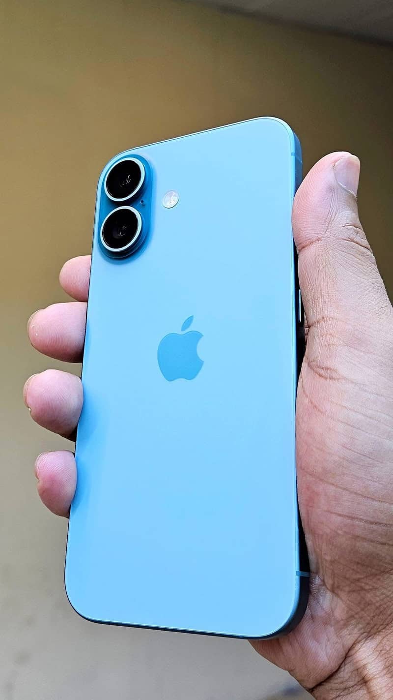 Apple iPhone 16 Plus 0