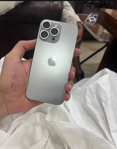 Apple iPhone 16 Pro Max