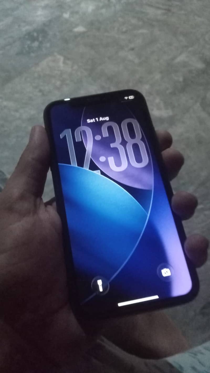 Apple iPhone 11 4