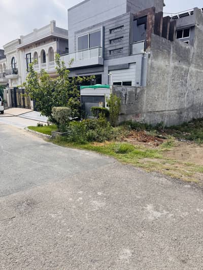 5 marla ideal location plot for sale