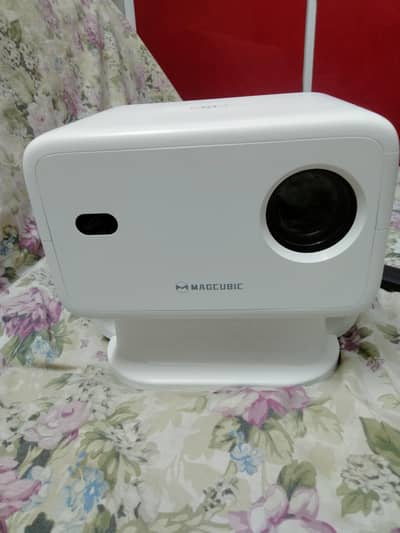 Magcubic Smart Projector