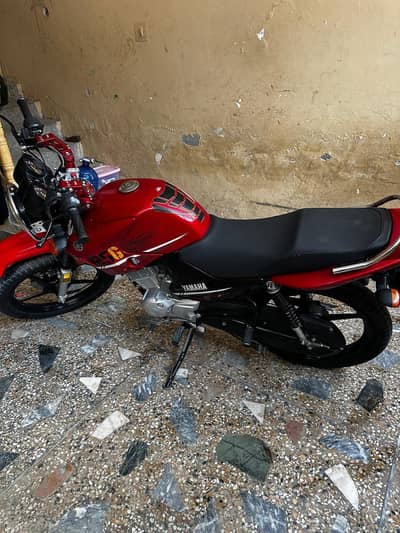 yhama ybr 125G 10/10 condition all okay color red