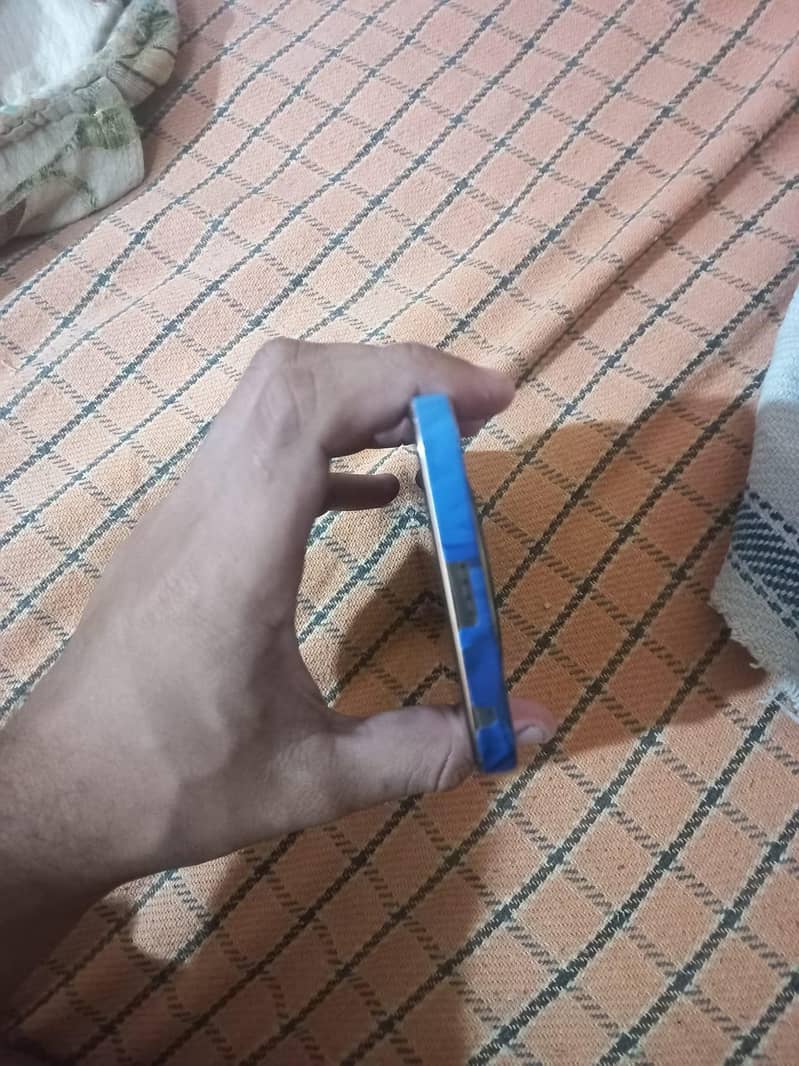 Honor X9D 4
