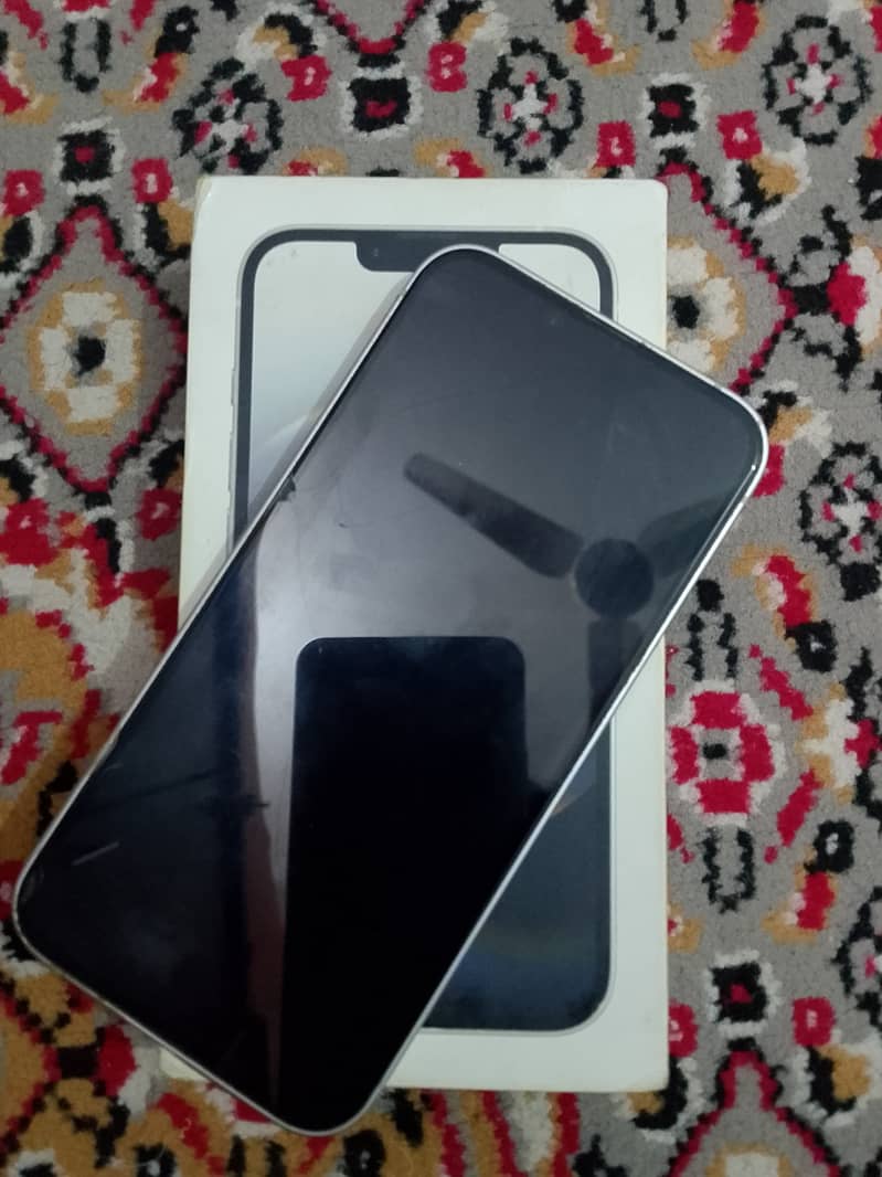 Apple iPhone 16e 0