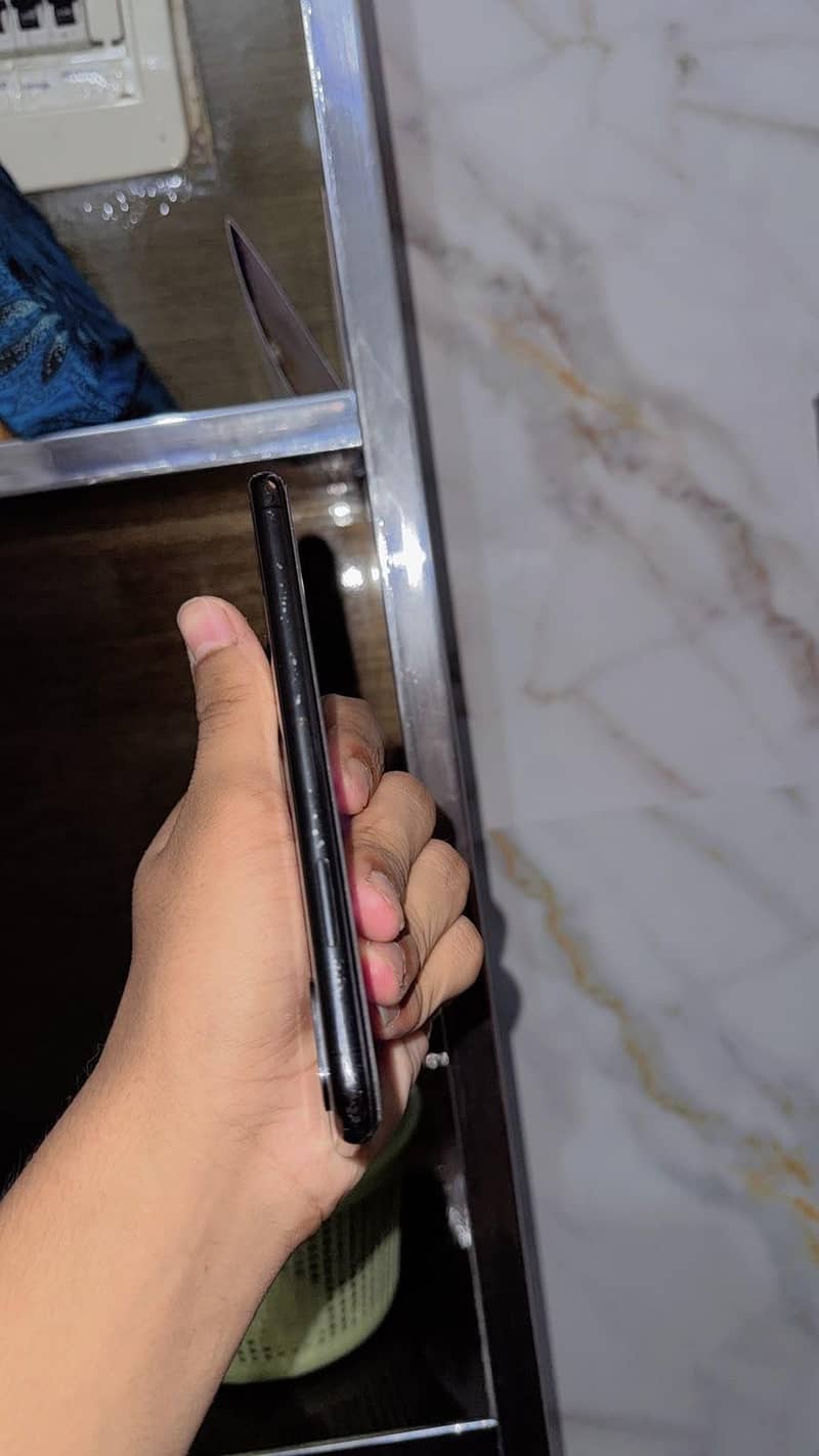 Apple iPhone X 3