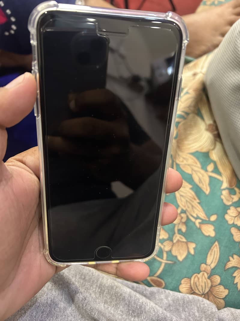 Apple iPhone 8 Plus 6